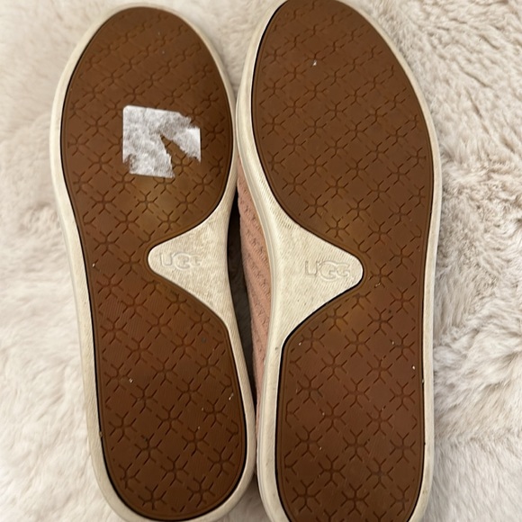 IUgg slip ons - Picture 5 of 6